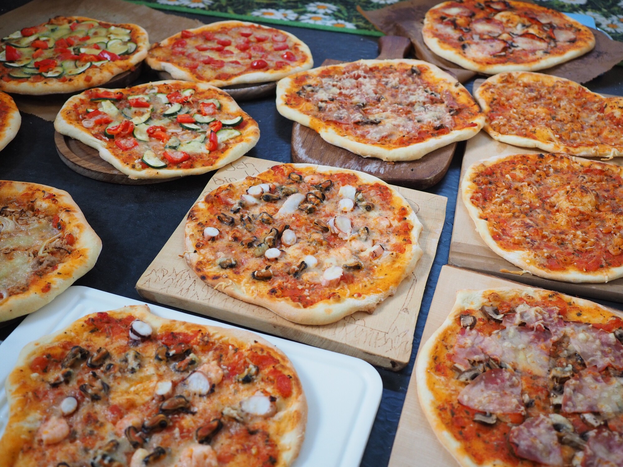 9 Of The Most Common Pizza Toppings ArticleCity